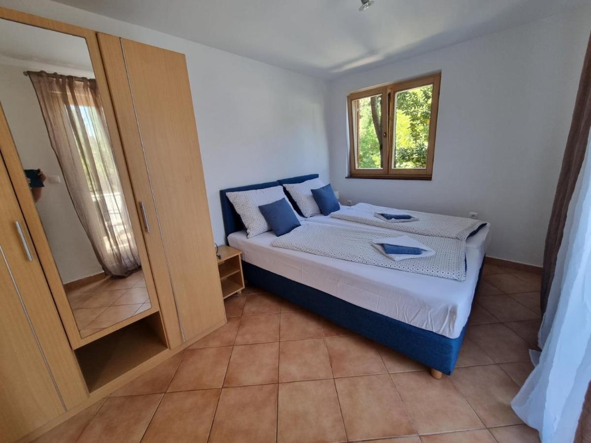 Apartments Casia Baska  Bagian luar foto
